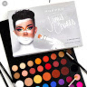 Meet your Posher, Maeve